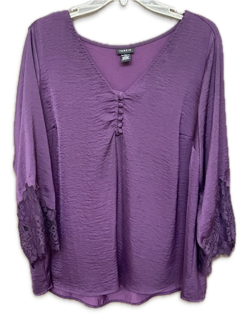 Torrid royal Purple plum lace tunic top 3/4 sleeves button details at v neck sz1